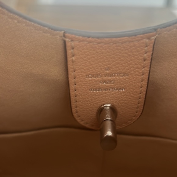 Lois Vuitton shoulder bag - Picture 4 of 12